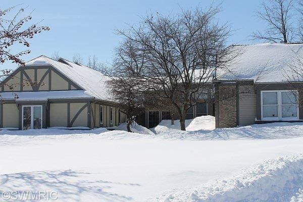 1st image of 3383 English Hills Dr NW