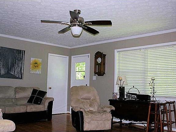 3rd image of 3861 Greenforest Pkwy