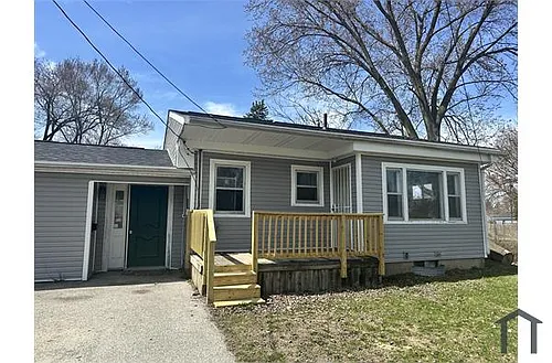 2215 Durand St Photo 1