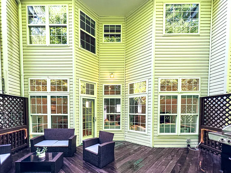 2029 Ashleigh Woods Ct — Photo 38