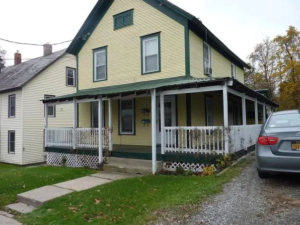22 Calkins Pl APT B, Ticonderoga, NY 12883