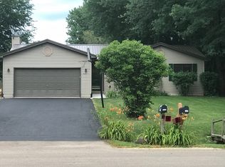 1631 Holiday Dr, Sandwich, IL 60548