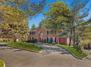 41 Gregory Ct, Berkeley Heights, NJ 07922