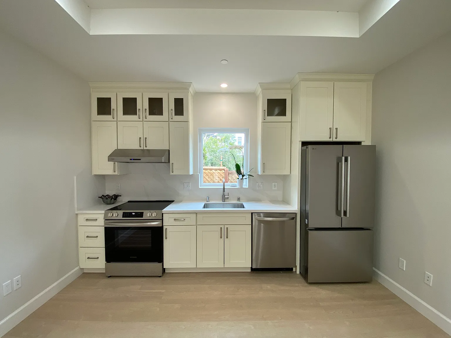 2 bed, 800 sqft, $5,800 — Photo 2