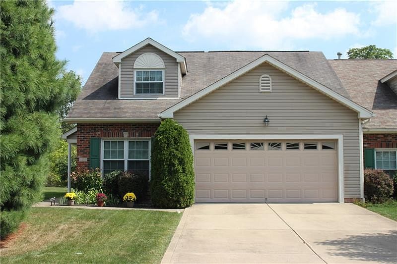 1st image of 120 Williamsburg Dr