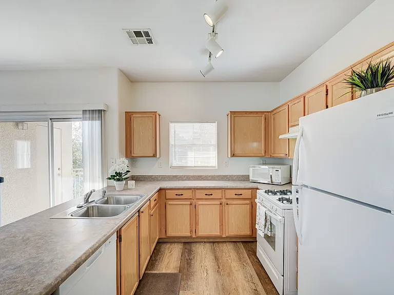 10125 Cedar Key Ave #201 — Photo 6