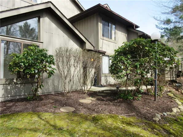 2178 Stone Creek Trl, Cuyahoga Falls, OH 44223