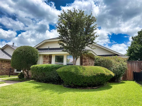 320 Crooked Ln, Mesquite, TX 75149