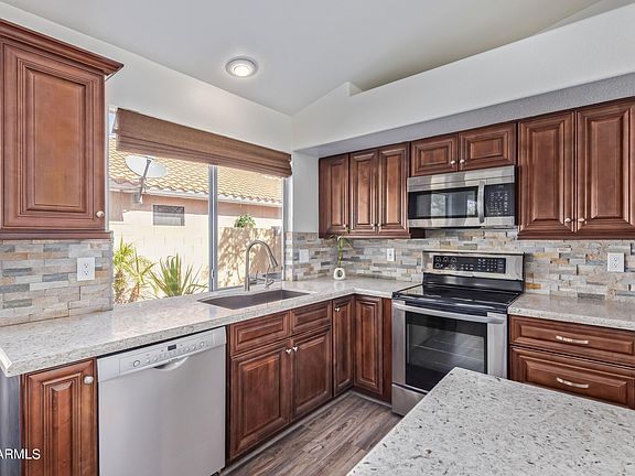 4th image of 1510 S VILLAS Court