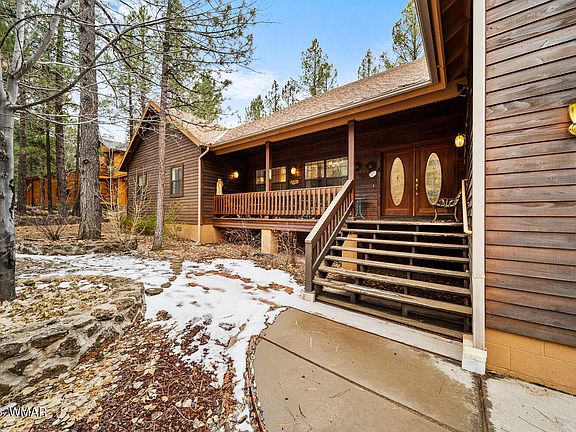 3rd image of 2745 Blue Lake Cir