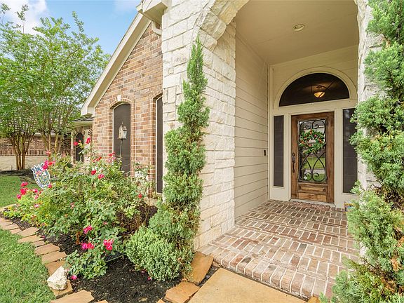 3rd image of 16631 Cypresswick Ln