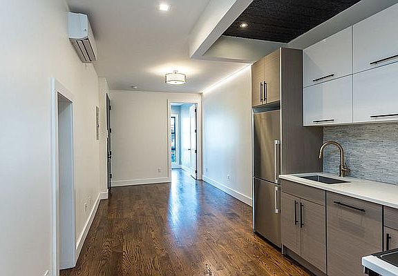 3rd image of 303 Kingsland Ave #1R