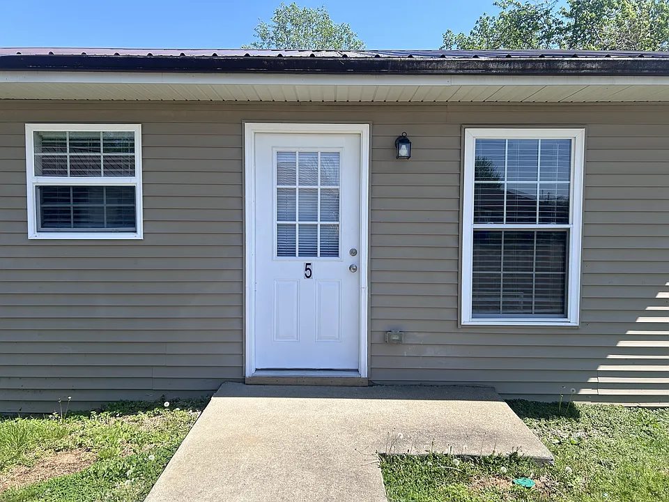 108 Scott Dr #5