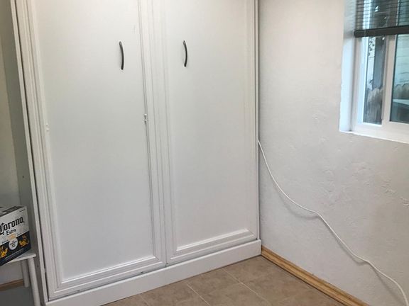 Murphy bed