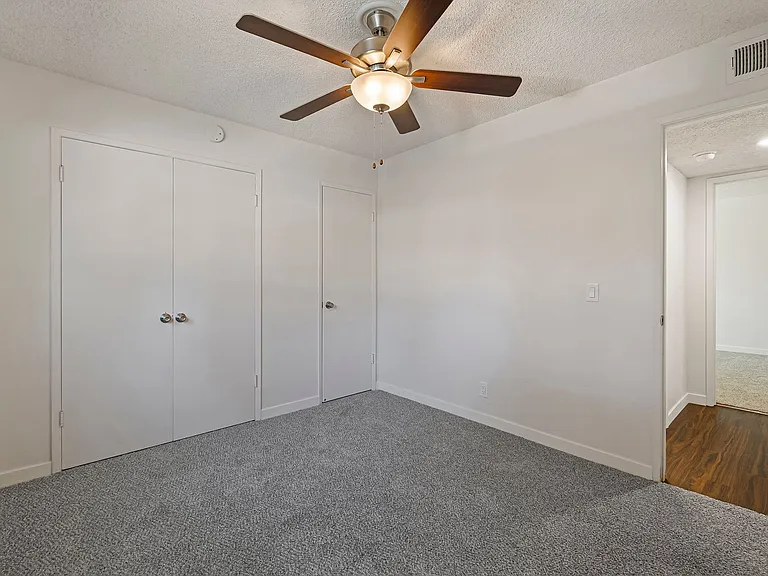 Train Station Apartments — Photo 34