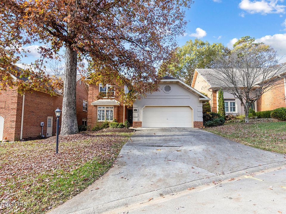 1st image of 921 Heather Way