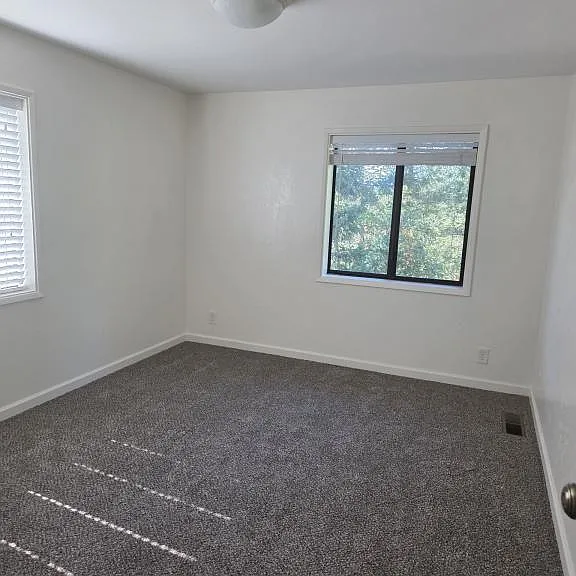 697 E Intervale Rd — Photo 7
