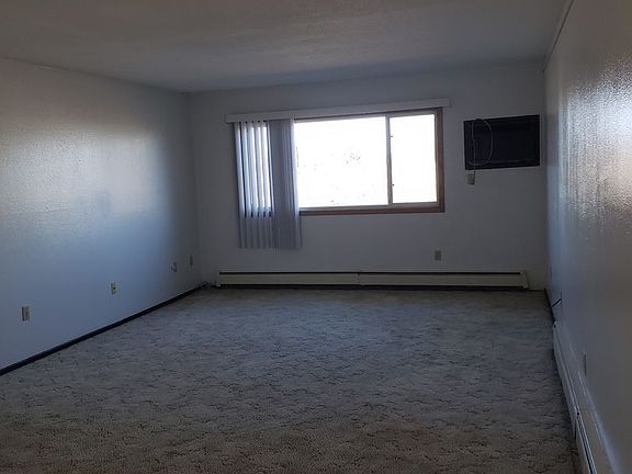 3rd image of 904 13th St NE APT 22