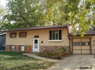 306 Kouba Dr, Bellevue, NE 68005