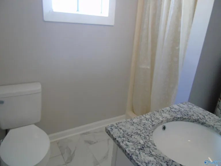 1107 England St NE #B — Photo 5