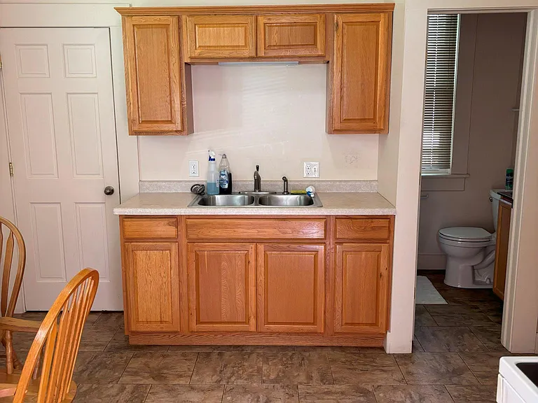 308 W Washington Ave #2 — Photo 4