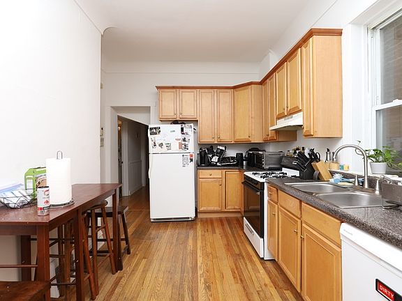 4th image of 1873 N Sheffield Ave Floor 2