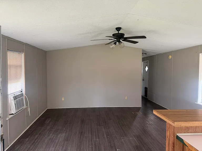 316 N Crocker St — Photo 3