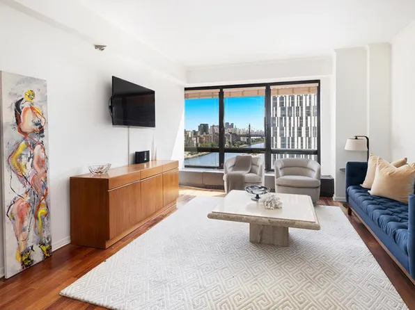 530 East 76th Street image 14 of 20