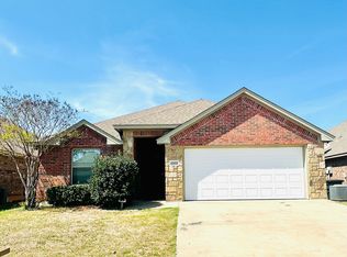 4502 Sapphire Ln, Granbury, TX 76049