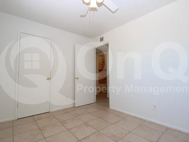 518 W 14th St — Photo 8