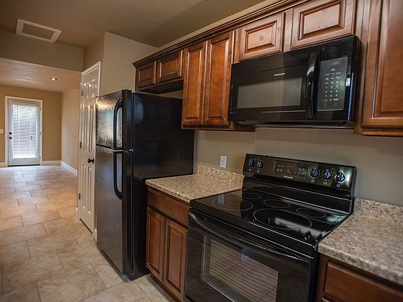 3rd image of 4068-4082 Sunflower Cir #4074