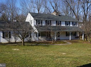 22 Meadowbrook Ln, Chalfont, PA 18914