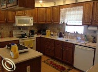 37250 Herman St, Romulus, MI 48174