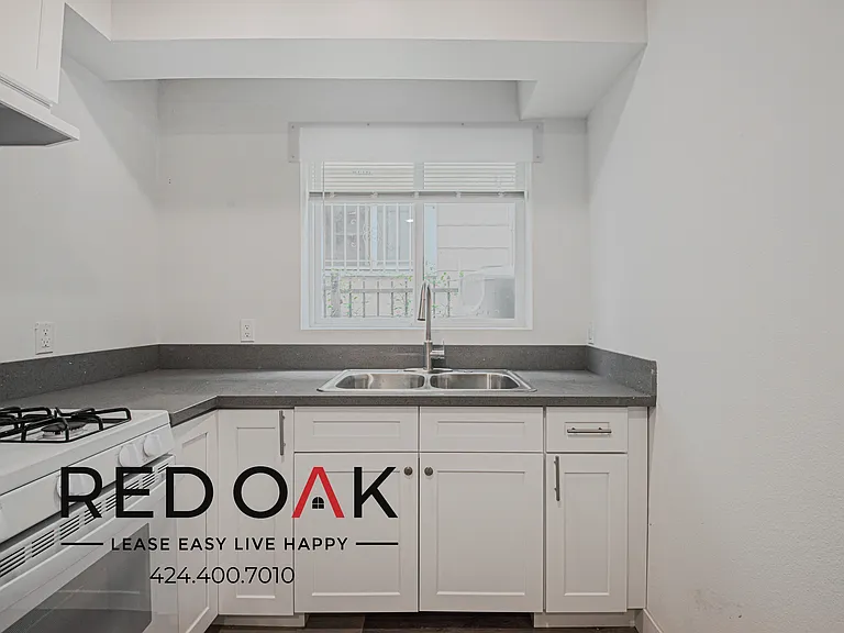 2837 San Marino St #204 — Photo 3