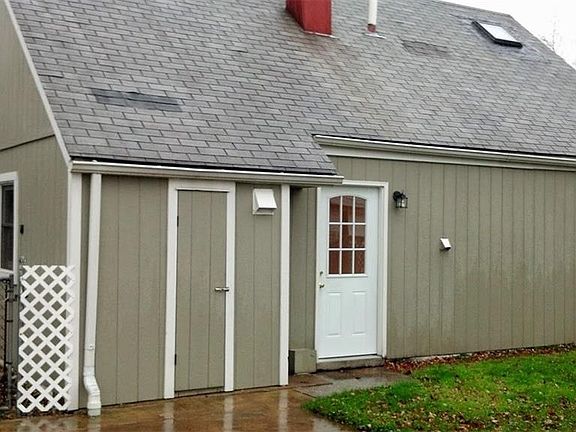 3rd image of 640 Vermont Dr