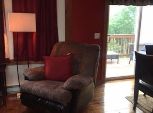 557 Upper Deer Valley Rd, Tannersville, PA 18372