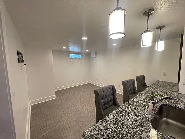 2356 Tyler Ave — Photo 6