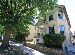 811 E Pleasant St #1B, Milwaukee, WI 53202