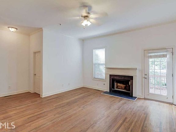 5th image of 1954 Sterling Oaks Cir