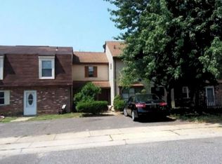 28 Presidential Dr, Sicklerville, NJ 08081