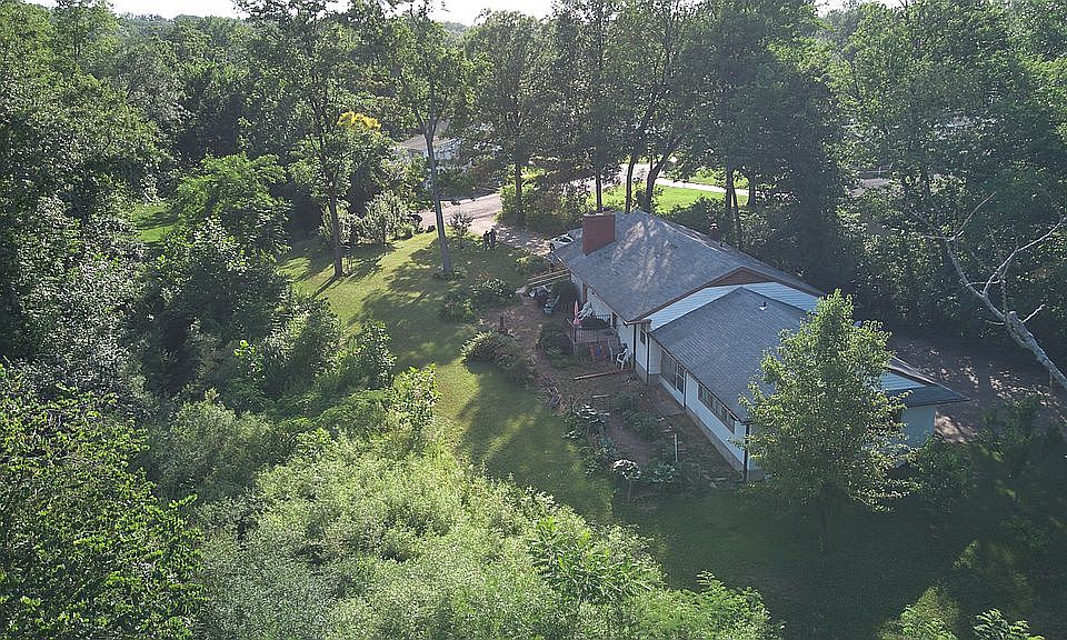1st image of 866 Hawkins Ct