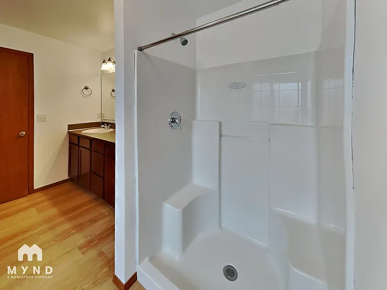 1412 E 64th St — Photo 16