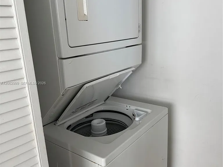 253 NE 2nd St #1108 — Photo 7