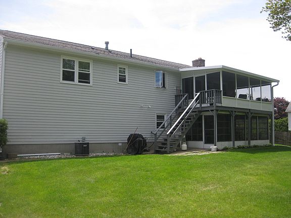 Screened in Deck & Porch
