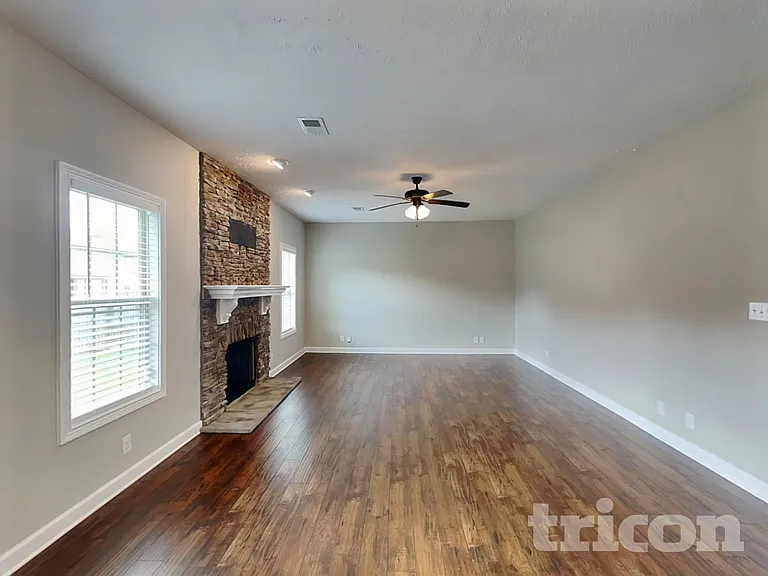 3772 Windhaven Dr — Photo 3