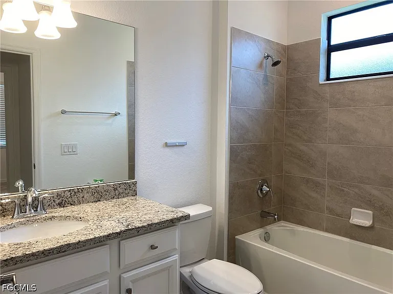 14662 Cantabria Dr — Photo 44