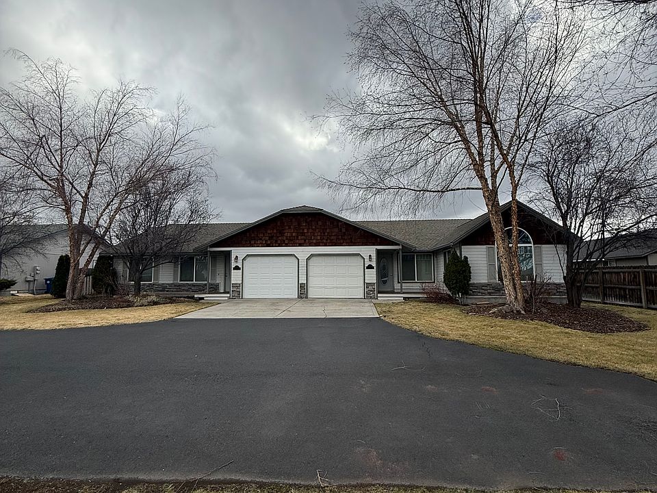 2826 Unit on the right side