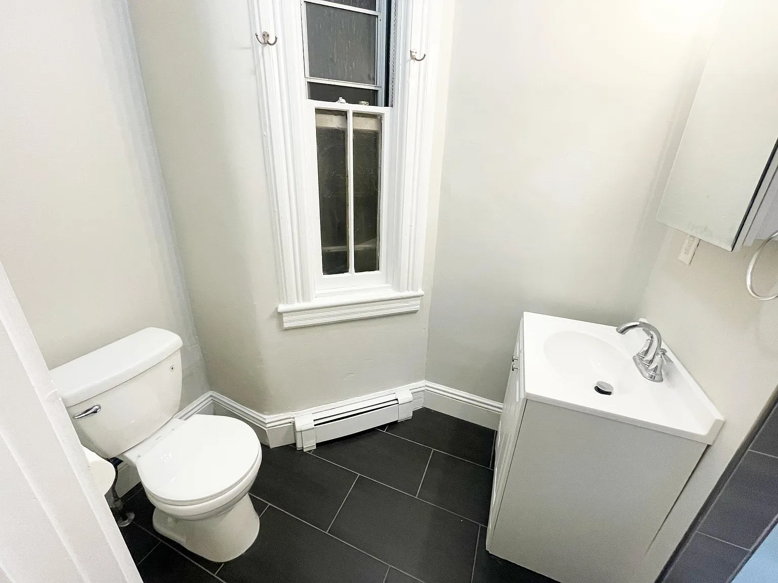 1 bed, 900 sqft, $2,975 — Photo 4