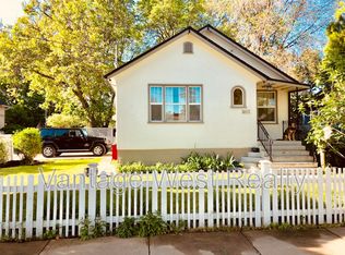 867A Rowcliffe Ave, Kelowna, BC V1Y 5Z2