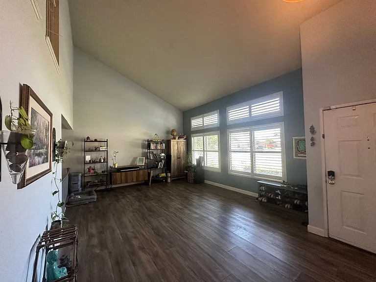 420 Nancy Dr — Photo 4